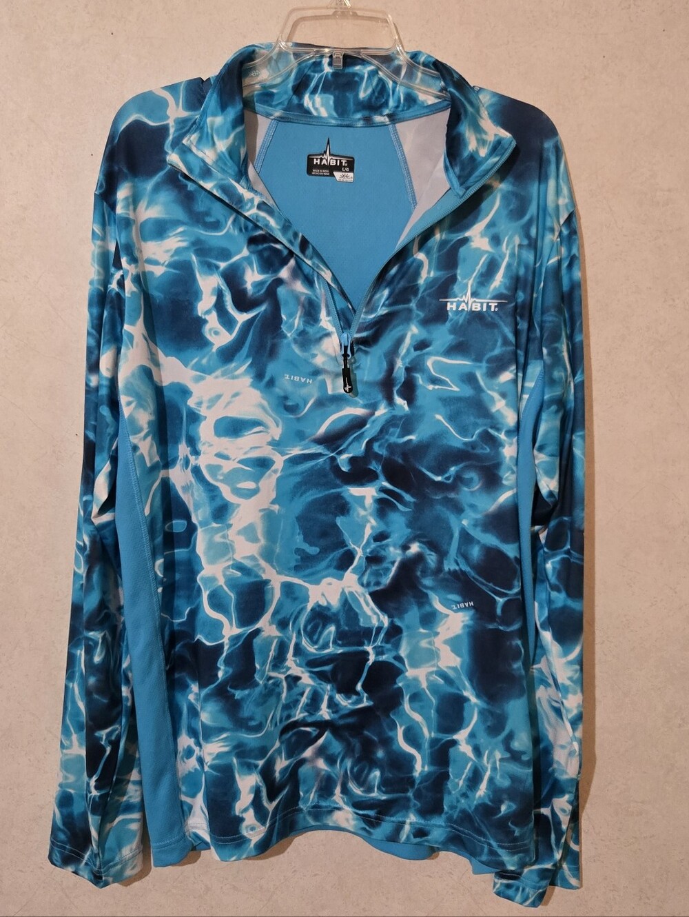 Men’s Blue Water-Print Long Sleeve Swim Shirt